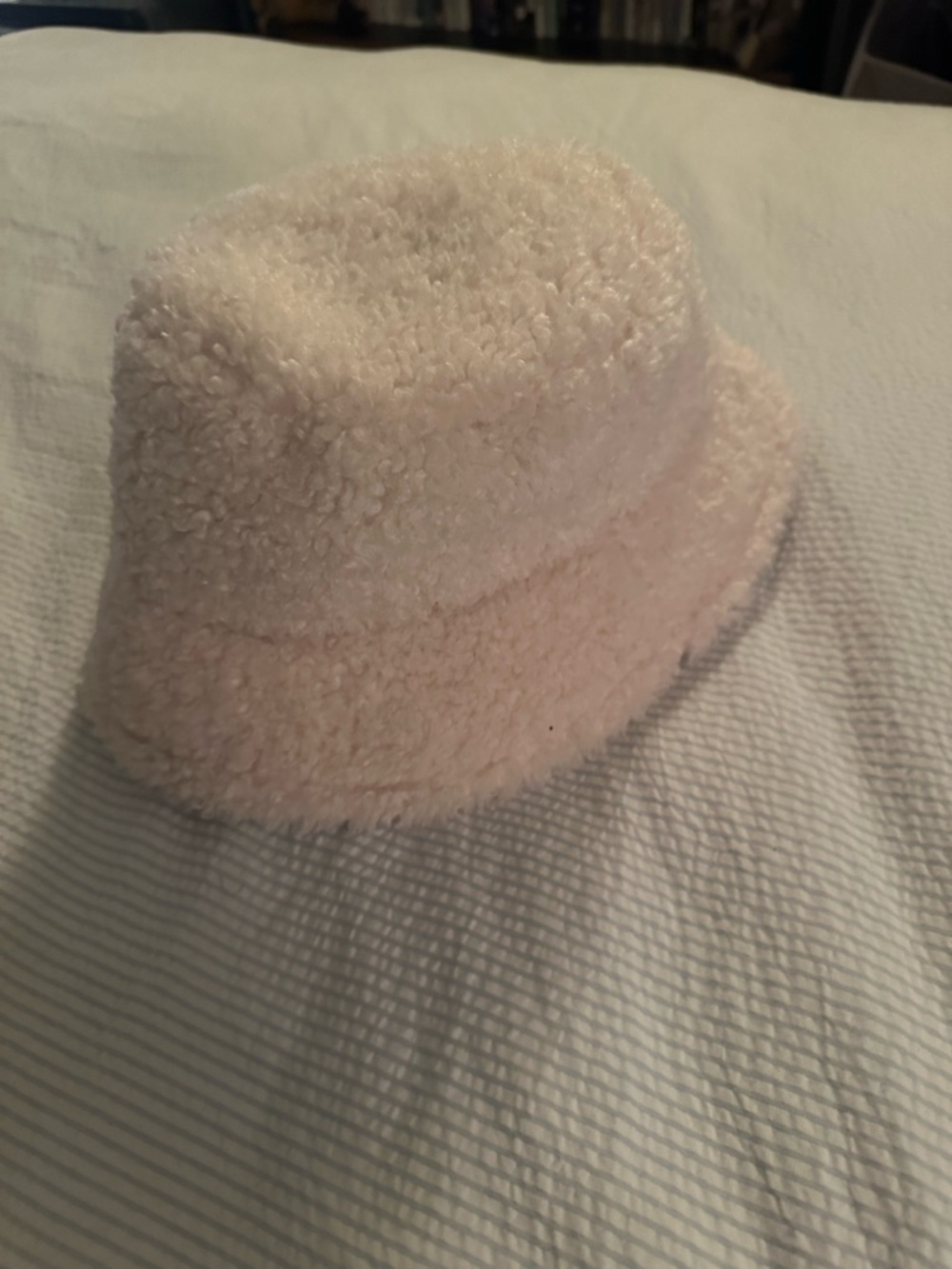 Cozy Faux Sherpa Bucket Hat - Soft Cream - Adjustable - Picture 4 of 4